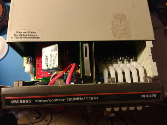 Oven Controlled Oscillator installed in Philips-Fluke PM6665