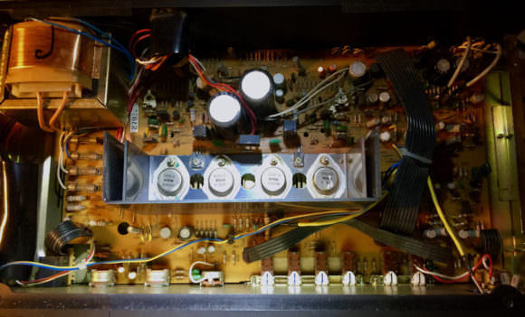 Image of a NAD 3020B Inside