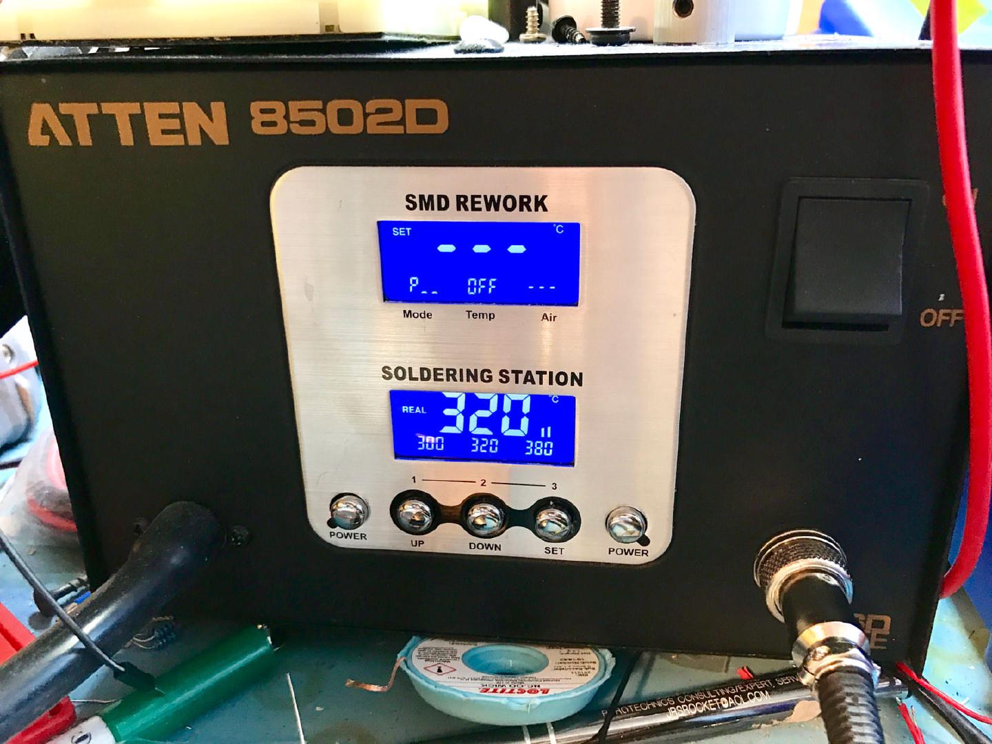 The Atten 8502D front panel with the soldering station reading a real 320 C, working again after the pin swap